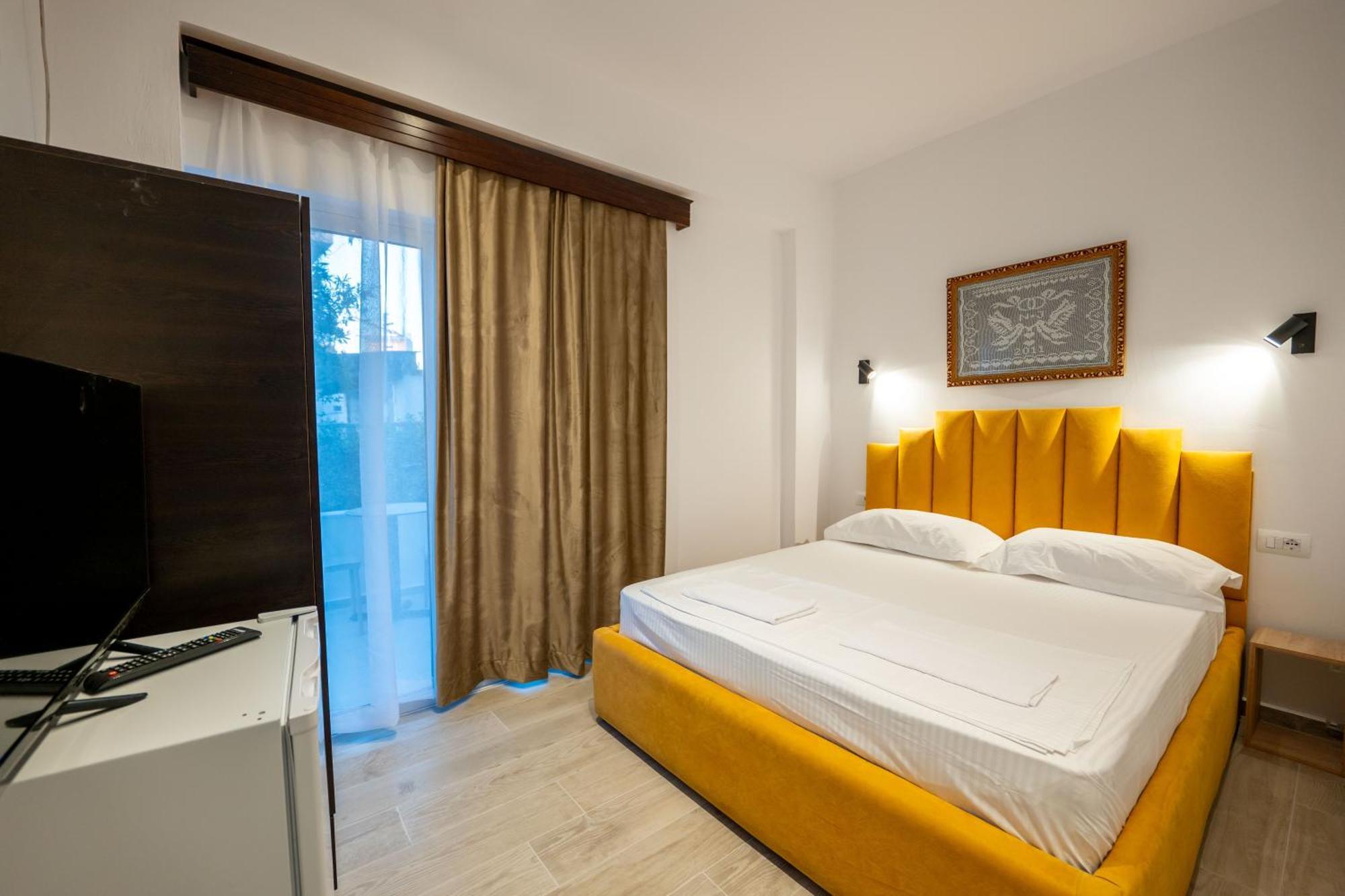 Hotel Perla Ksamil Exterior photo